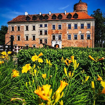 Aparthotel Zamek Uniejow Esterno foto