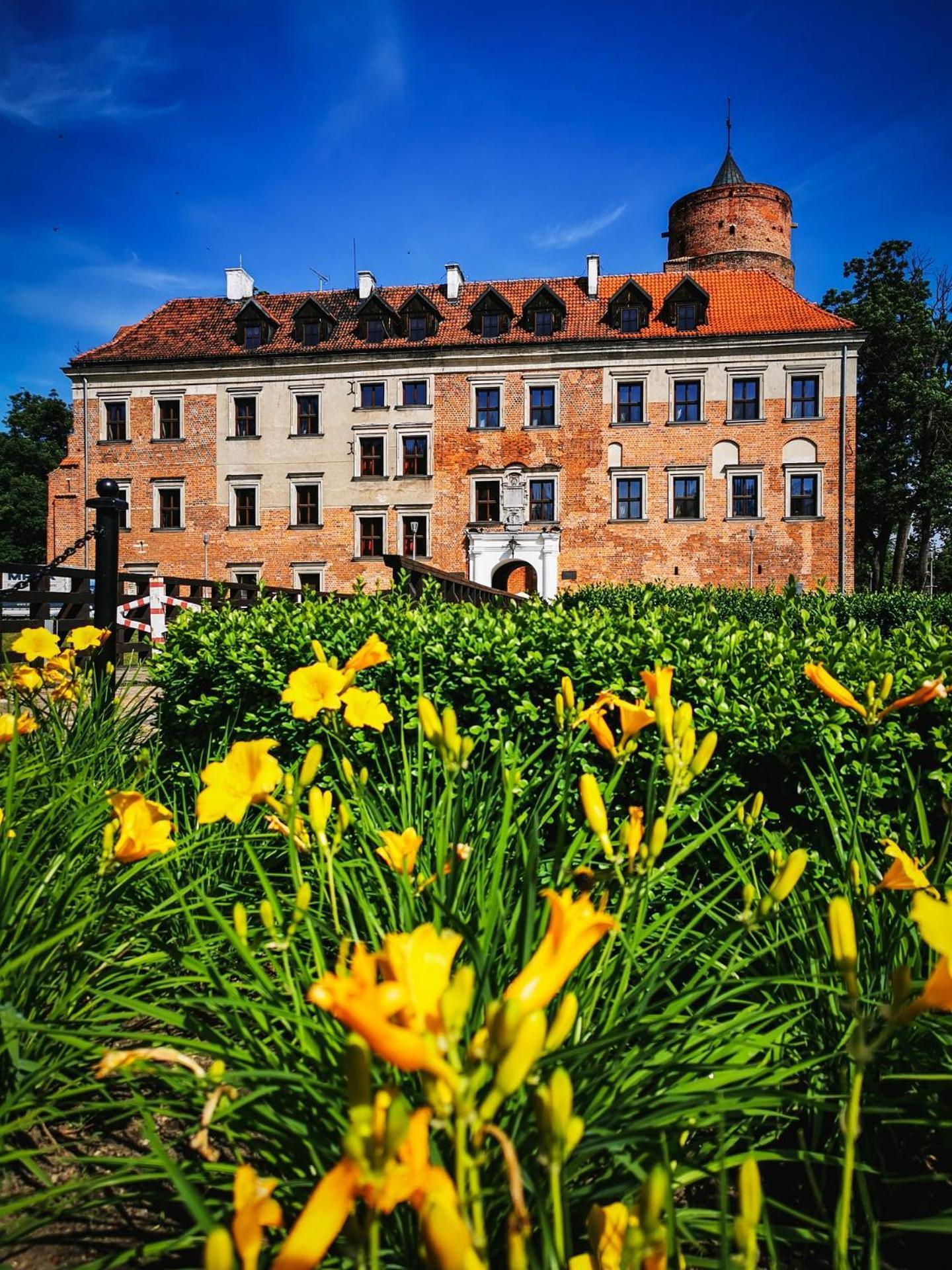 Aparthotel Zamek Uniejow Esterno foto