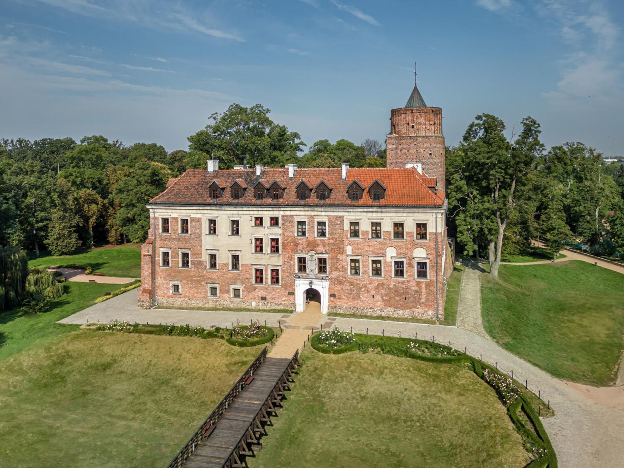 Aparthotel Zamek Uniejow Esterno foto