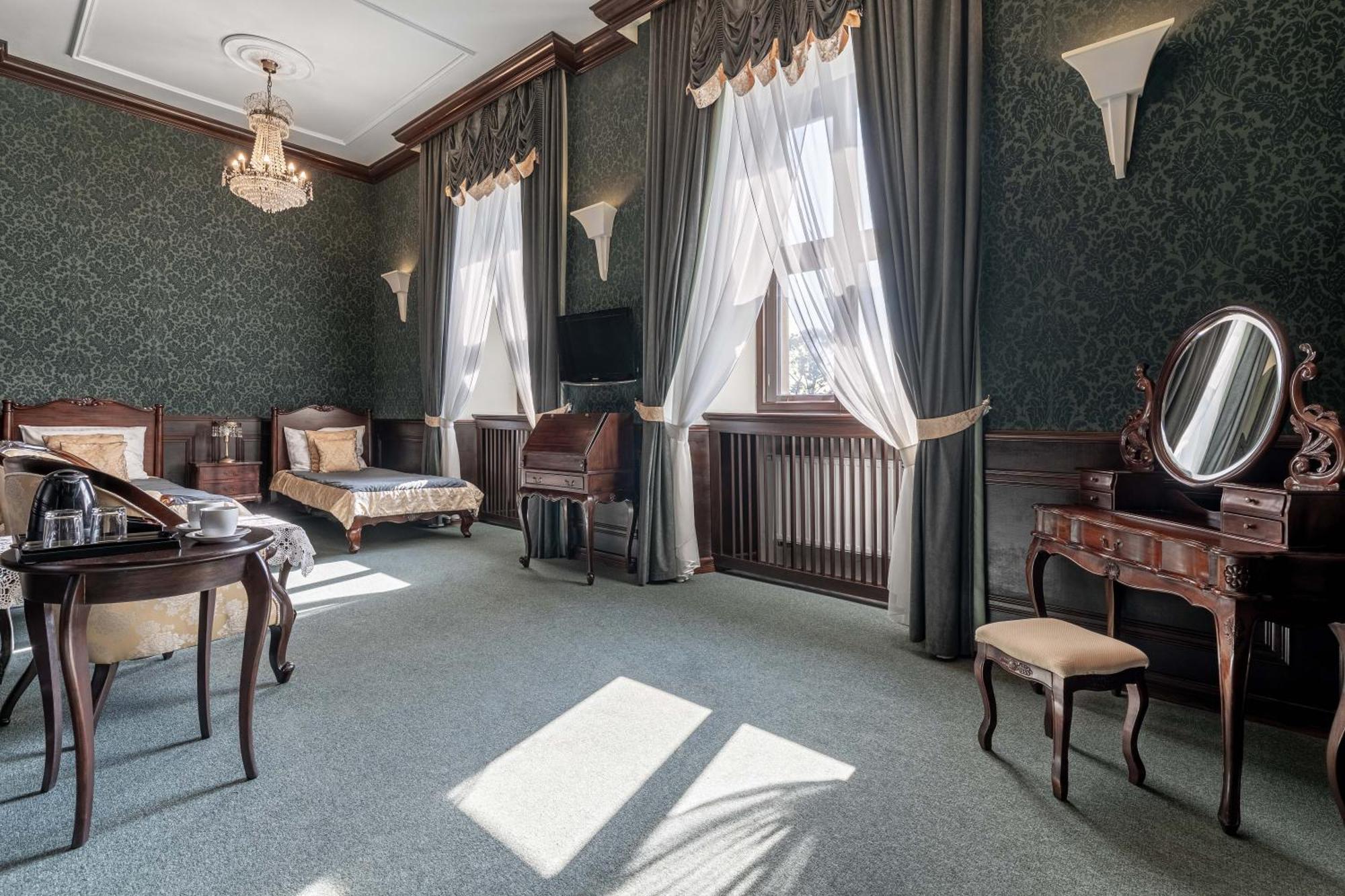 Aparthotel Zamek Uniejow Esterno foto