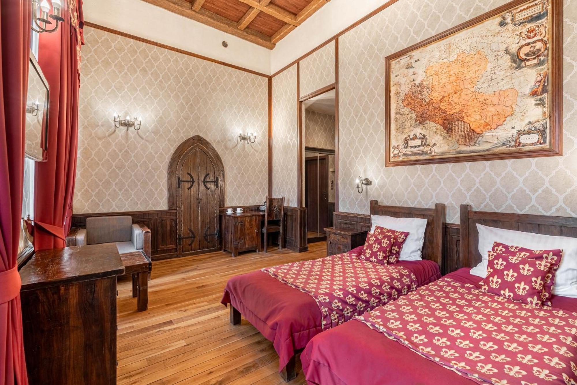 Aparthotel Zamek Uniejow Esterno foto