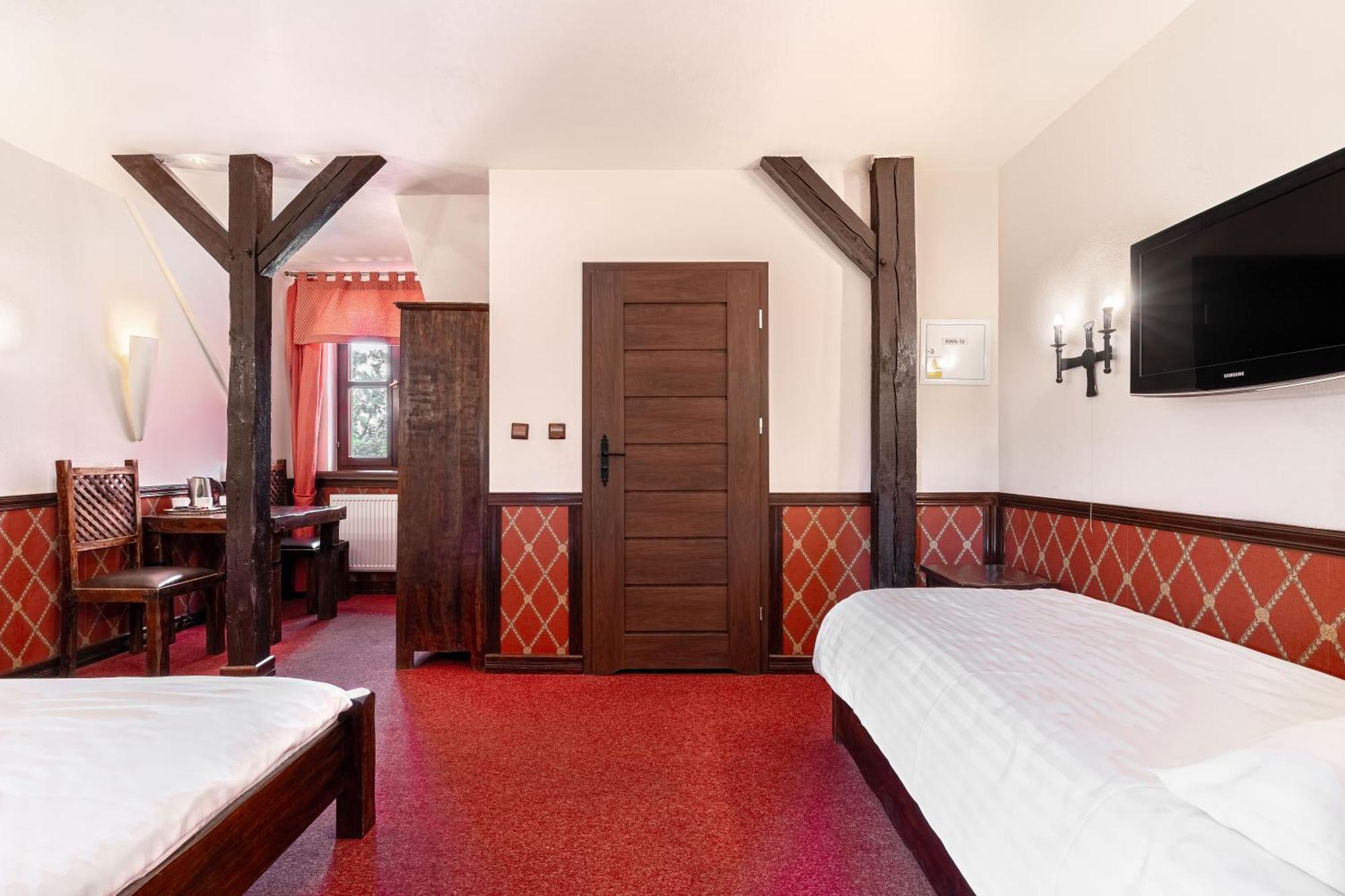 Aparthotel Zamek Uniejow Esterno foto