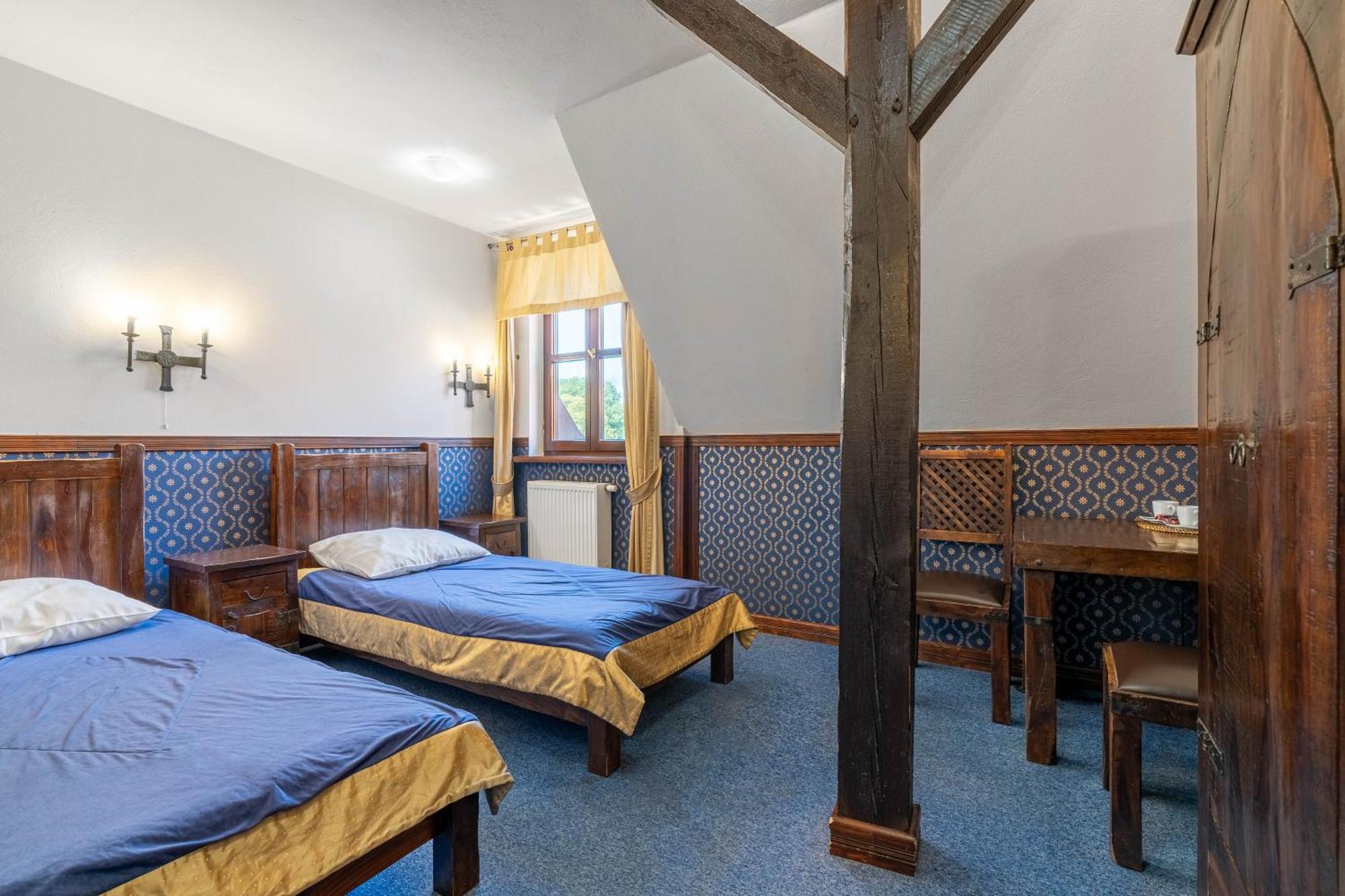 Aparthotel Zamek Uniejow Esterno foto
