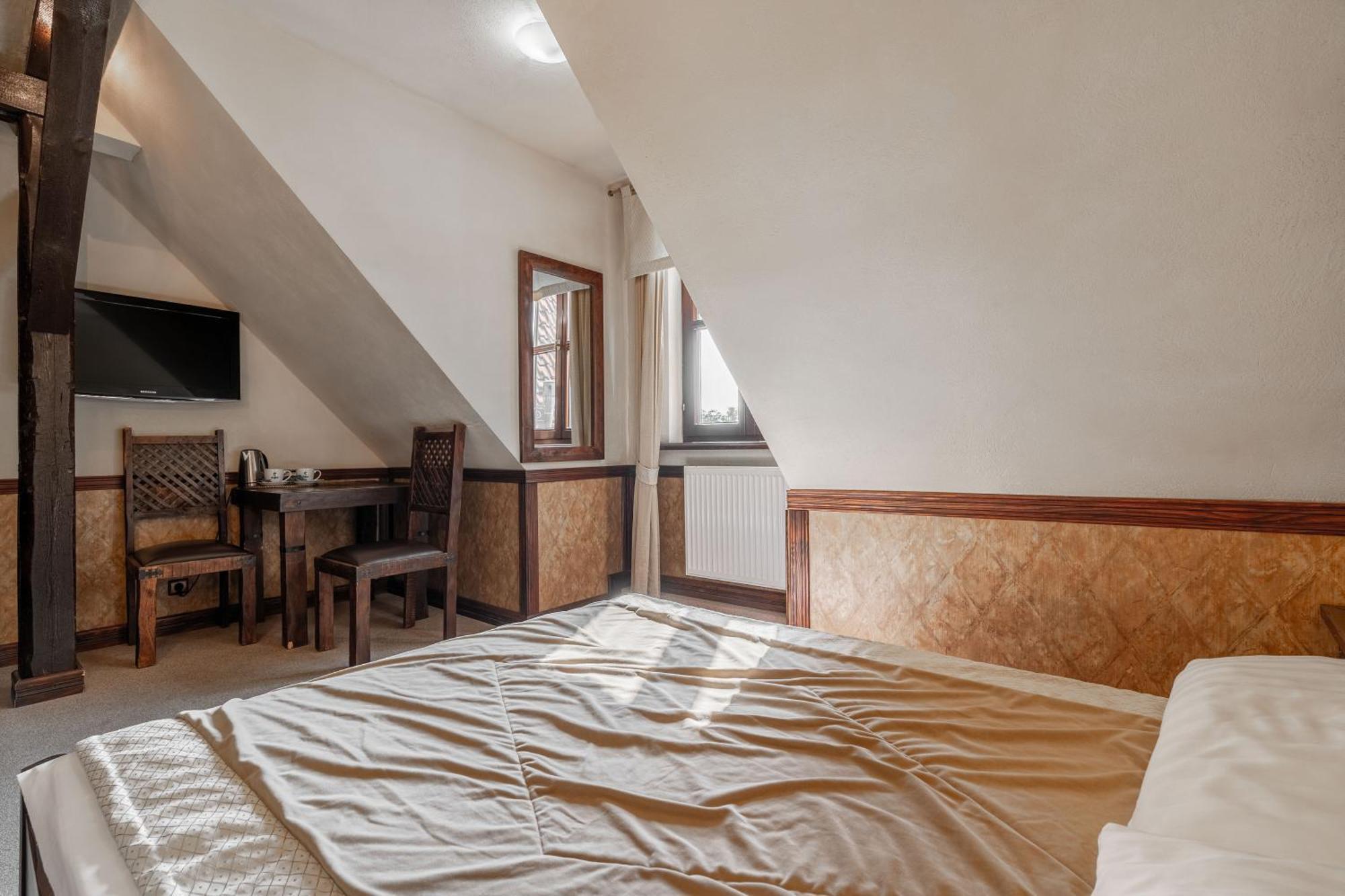 Aparthotel Zamek Uniejow Esterno foto