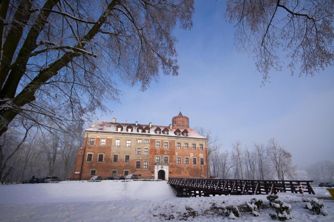 Aparthotel Zamek Uniejow Esterno foto